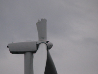 160-foot blade breaks off western NY wind turbine